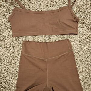 SHOP FORM Sports Bra and Shorts Set In Color Teddy